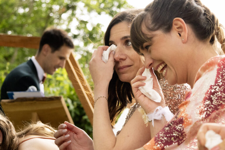 Photographe de mariage discrète : pourquoi j’aime travailler en reportage